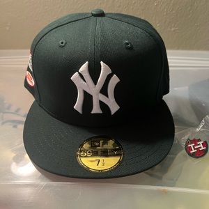 BRAND NEW YANKEE FITTED HAT CLUB WATERMELON WITH PIN 71/2